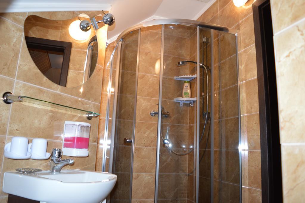 Przystan Apartman Rozalin Kültér fotó